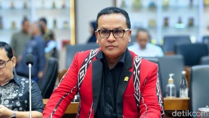 DPR Desak Kapolri Usut Tuntas Pengeroyokan Polisi di Kalibata