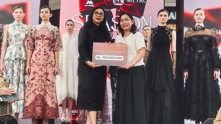 Bank Mega Salurkan Bantuan Kemanusiaan Lewat Lelang Busana