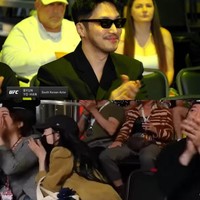 Penggemar juga menyadari bahwa Byun Yo Han menyusul Tiffany SNSD ke Las Vegas, dan terciduk menonton UFC bersama. Foto: Instagram