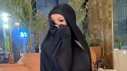 Gaya Cardi B di Arab, Bercanda Ganti Nama Jadi Halal B