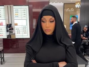 Gaya Cardi B di Arab, Bercanda Ganti Nama Jadi Halal B