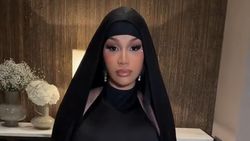 Gaya Cardi B di Arab, Bercanda Ganti Nama Jadi Halal B