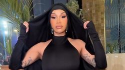 Gaya Cardi B di Arab, Bercanda Ganti Nama Jadi Halal B
