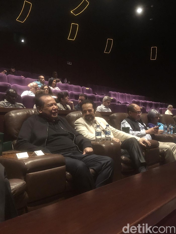 Chairul Tanjung menghadiri special screening film Taj Mahal: An Eternal Love Story yang digelar pada Sabtu, 13 Desember di XXI Epicentrum, Jakarta Selatan.