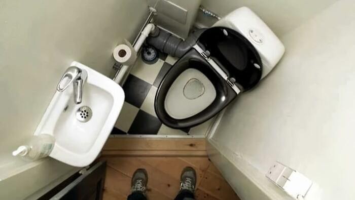 Desain Toilet Sempit