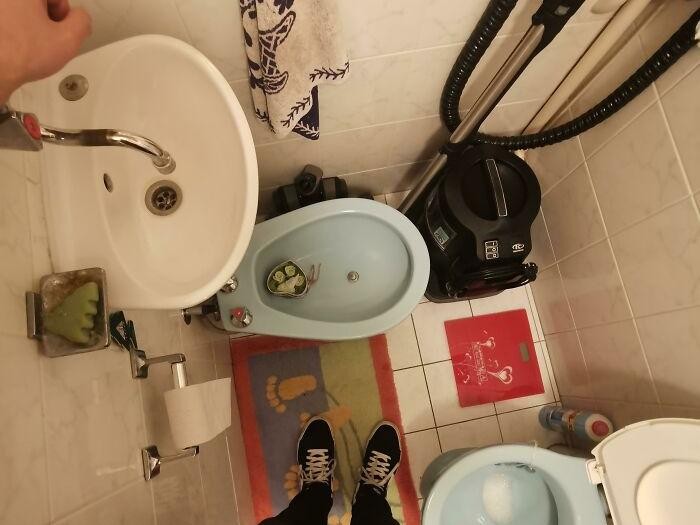 Desain Toilet Sempit