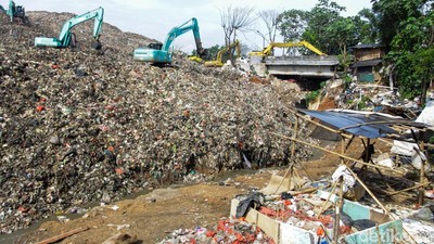 Gunungan Sampah TPA Cipeucang Merampas Ruang Hidup Warga Serpong
