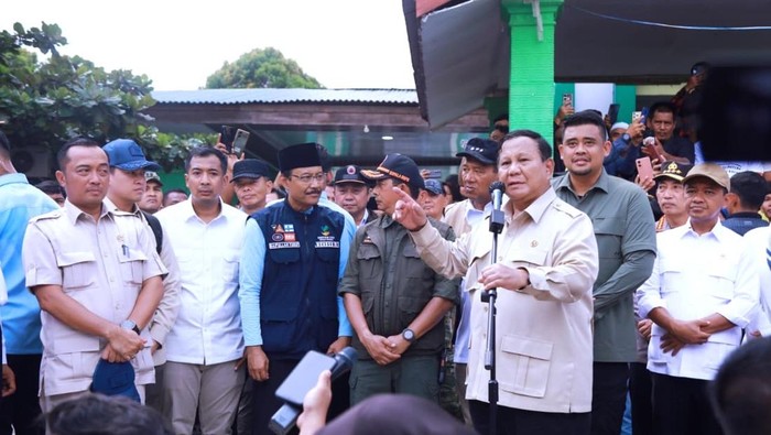 Prabowo Tinjau Pengungsian MAN 1 Langkat, Pastikan Kebutuhan Terpenuhi