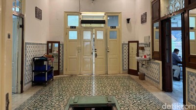Kulineran di RM Padang yang Punya Bunker Belanda 107 Tahun