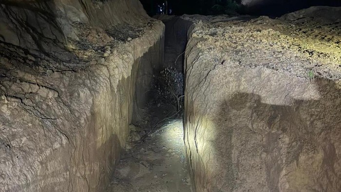 Penampakan puluhan hektare hutan lindung di Gowa menjadi gundul akibat illegal logging.