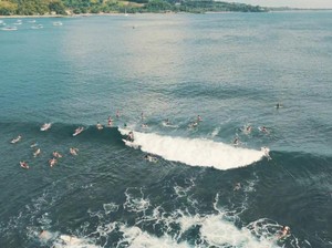277 Peselancar dari Berbagai Daerah Ikuti Senggigi Open Surfing 2025