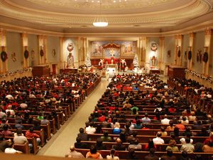 3 Renungan Malam Natal Penuh Makna untuk Menghayati Kelahiran Yesus Kristus