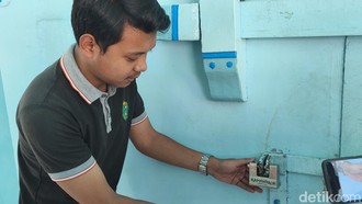 Drama di Keraton Solo: PB XIV Mangkubumi ke Jakarta, Gembok di Keraton Solo Diganti