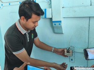 Drama di Keraton Solo: PB XIV Mangkubumi ke Jakarta, Gembok di Keraton Solo Diganti
