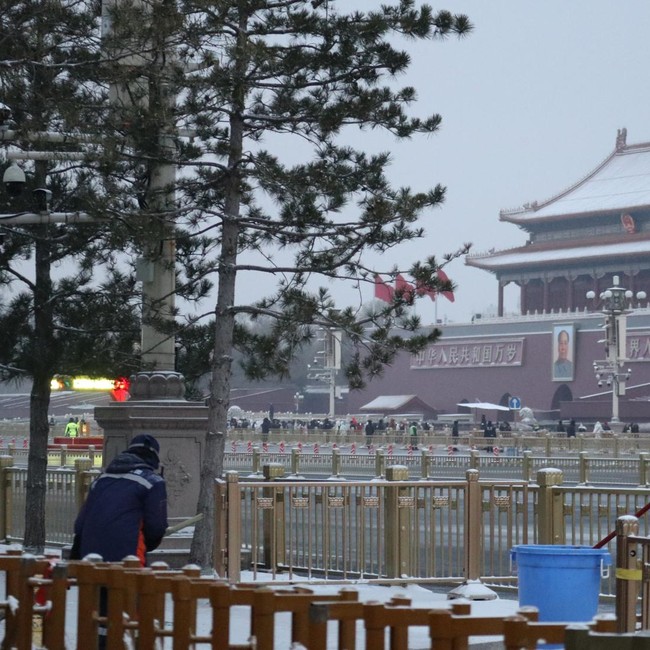 Salju Perdana Musim Dingin Selimuti Beijing