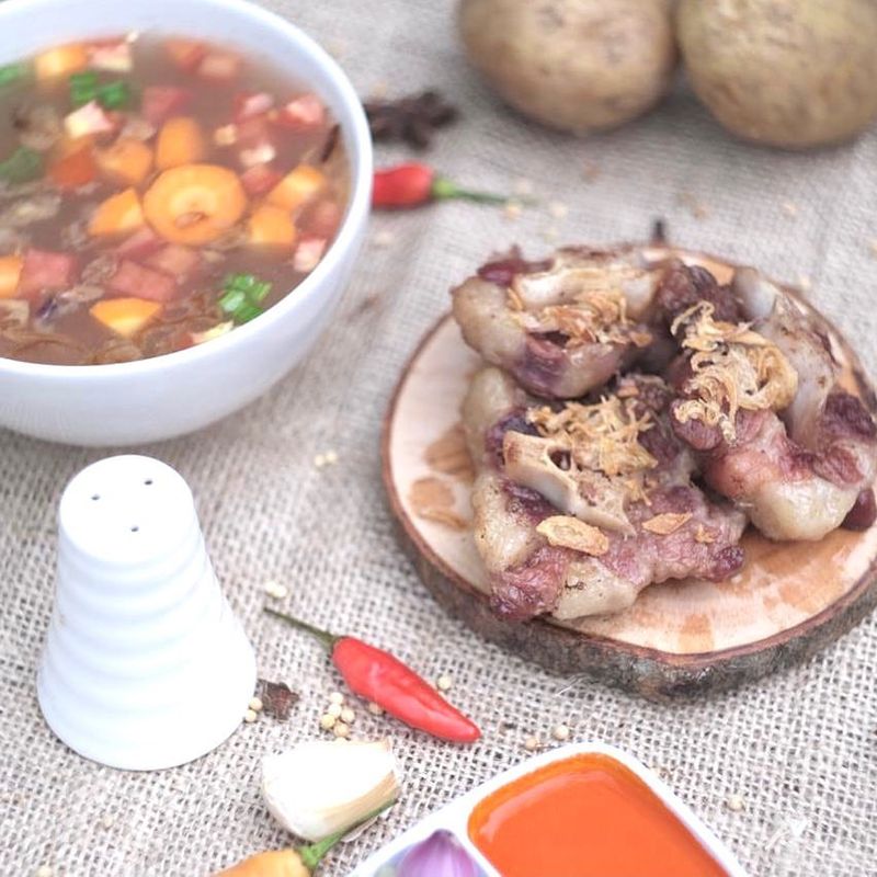 Sop Buntut Cut Meutia Sop Buntut Cut Meutia.