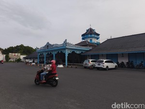 PB XIV Purbaya dan Tedjowulan Gelar Halalbihalal di Keraton: Beda Lokasi, Beda Jam