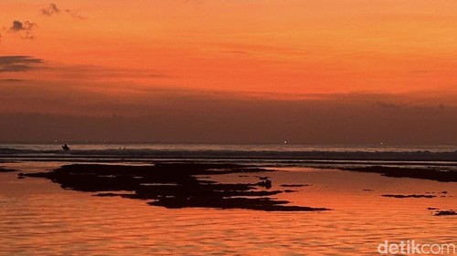 Sunset di Pantai Kelan, Badung, Bali.