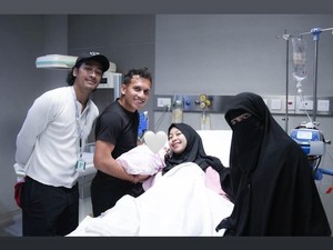 Umi Pipik Pastikan Adiba Khanza Tak Baby Blues Usai Melahirkan Anak Pertama
