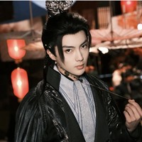 Liu Lan Bo debut profesional di drama China pendek pada 2023. Meski belum banyak drama besar seperti aktor senior, kehadiran aktor berusia 25 tahun di dunia short drama ini dianggap menjanjikan bagi generasi muda penikmat C-drama. Foto: Dok. Weibo