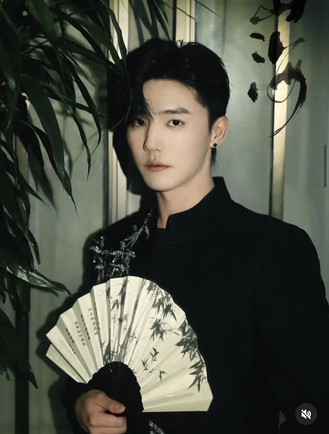 Du Ya Fei termasuk aktor generasi baru dalam short-drama. Debut akting Du Ya Fei pada 2018 membintangi Sweet Dream. Selain aktor, Du Ya Fei juga dikenal sebagai model. Foto: Dok. Weibo