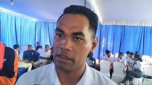 Ketua Sekber Asosiasi Pariwisata Manggarai Barat, Aloysius Suhartim Karya seusai peresmian Gedung Sekber di Labuan Bajo, Sabtu (13/12/2025).