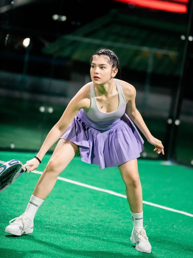 Di tengah citra positif tersebut, Davina Karamoy mendadak terseret isu dugaan perselingkuhan dengan mantan Menteri Pemuda dan Olahraga, Dito Ariotedjo. Foto: dok. Instagram @davinaakaramoy