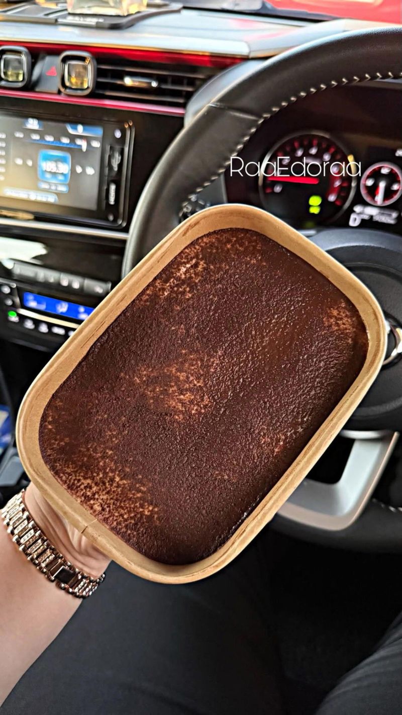 Duh! Pelanggan Tak Tahu Malu Ini Minta 'Sponsor' 180 Tiramisu Gratis Duh! Pelanggan Tak Tahu Malu Ini Minta 'Sponsor' 180 Tiramisu Gratis