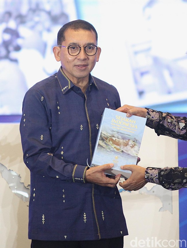Fadli Zon Luncurkan Buku Sejarah Indonesia