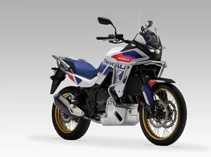Honda Transalp Edisi Spesial Meluncur, Pakai Livery Retro