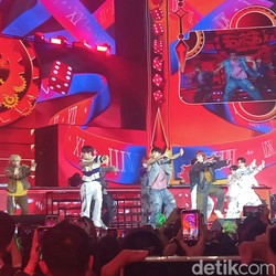 XODIAC Bikin Lautan X-BLISS Histeris di HUT Transmedia ke-24