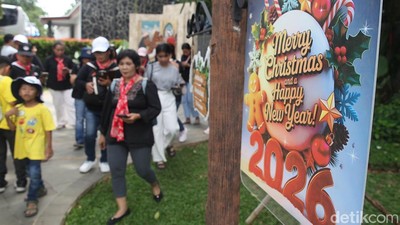 Jelang Natal, Taman Doa Rawa Buaya Ramai Pengunjung