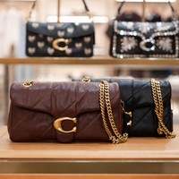 Sambut Natal 2025, Coach Hadirkan Evolusi Tabby Bag Bernuansa Quiet Luxury