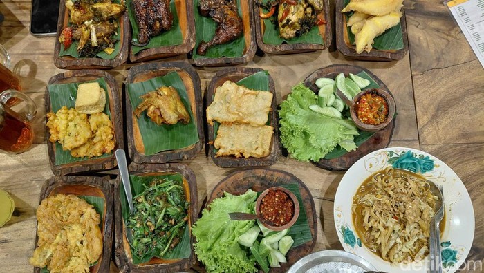 Menikmati Sajian Khas Nusantara di Tempat Bernuansa Jadul di Garut