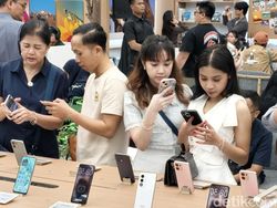 Intip Oppo Flagship Store Gandaria, Ada Robot Bisa Kung Fu