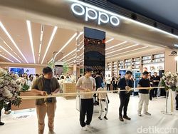 Intip Oppo Flagship Store Gandaria, Ada Robot Bisa Kung Fu