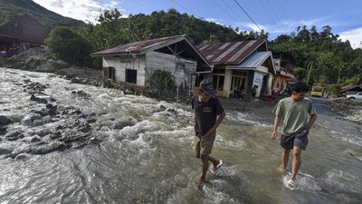 Pascabanjir Bandang, Warga Malalo Kembali Menata Kehidupan