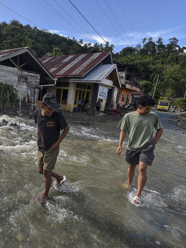 Pascabanjir Bandang, Warga Malalo Kembali Menata Kehidupan