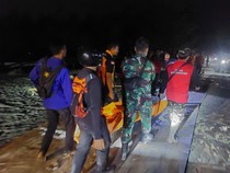 Dihantam Ombak Saat Mancing, Warga Dondong Ditemukan Tewas di Pantai Menganti