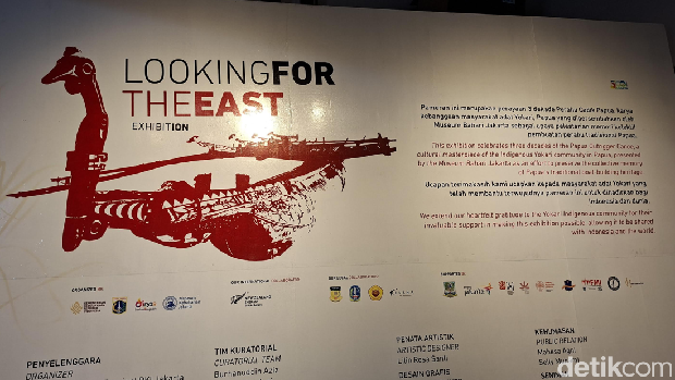 Perahu cadik Papua di Museum Kehabarian, Jakarta Utara Perahu cadik Papua di Museum Kehabarian, Jakarta Utara