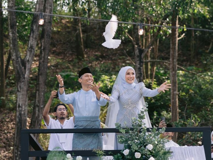 Penyanyi Erra Fazira Menikah Lagi, Mas Kawin Pohon Emas 102 Gram Jadi Sorotan