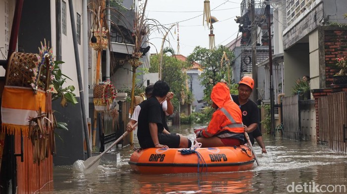 Bali Banjir Lagi, Puluhan Turis Dievakuasi-Terpaksa Pindah Vila