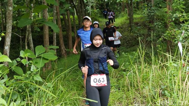 Run to Geopark Para peserta saat mengikuti Run to Geopark di Desa Gununggajah, Kecamatan Bayat, Klaten.