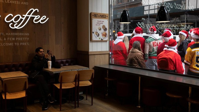 Perayaan tahunan SantaCon kembali digelar dan memeriahkan Kota New York, Amerika Serikat, Sabtu (13/12/2025). Ribuan peserta berkostum Santa Claus memenuhi sejumlah ruas jalan dan ruang publik, menciptakan suasana meriah yang kental dengan nuansa Natal. REUTERS/Ed Ou