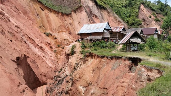 9 Rumah di Mamasa Terancam Ambruk Akibat Longsor, Warga Mulai Mengungsi
