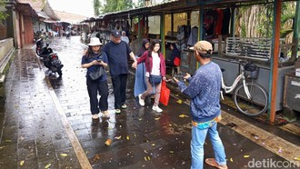 Candi Mendut Dipugar, Pedagang Menjerit Omzetnya Anjlok
