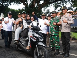Beruntungnya Warga Banyuwangi Menang Motor di Undian Sipundiwangi