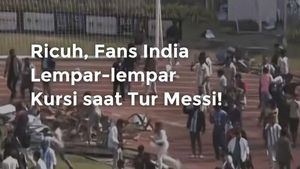 Video Rusuhnya Fans di India Lempar-lempar Kursi Saat Tur Messi