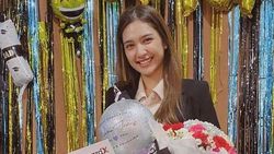 Inspiratif! 7 Artis Indonesia Lulus Cum Laude hingga Summa Cum Laude