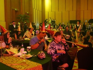 Rayakan Tahun Baru dengan Pesta Bertema Safari di Avenzel Hotel